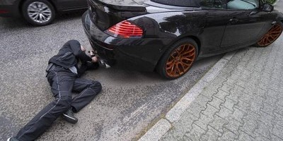 STOPPT DIE LÄRMBELÄSTIGUNG DURCH AUTOPOSER IN 5033 BUCHS